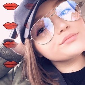 Meet your Posher, Gracie